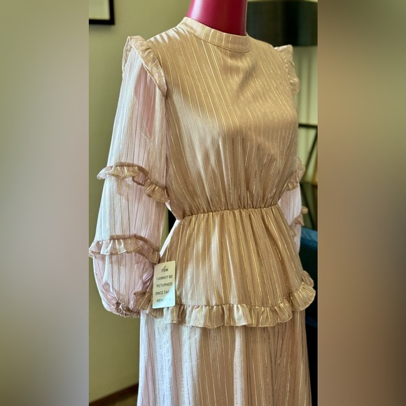 Elodie blush and Gold - Picture 5 of 14